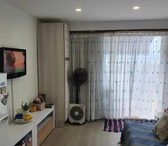 Overlooking The Bay Of 公寓 罗萨斯