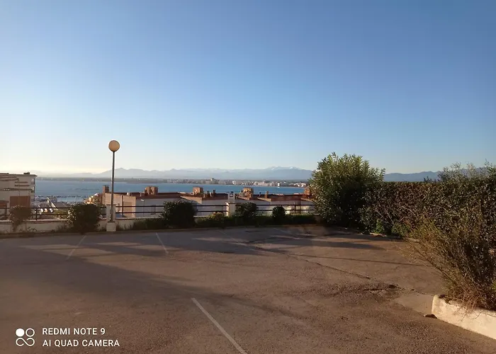 アパート Overlooking The Bay Of ロザス